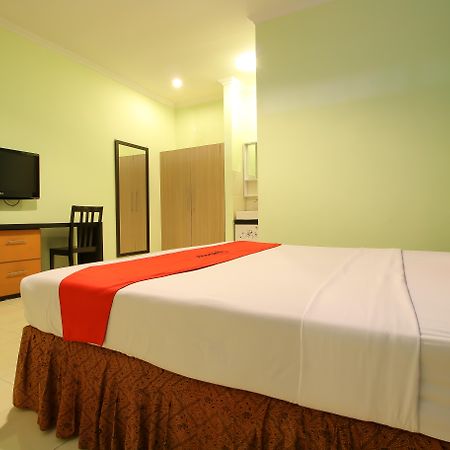 Reddoorz Plus @ Taman Siswa 2 Джокьякарта Экстерьер фото