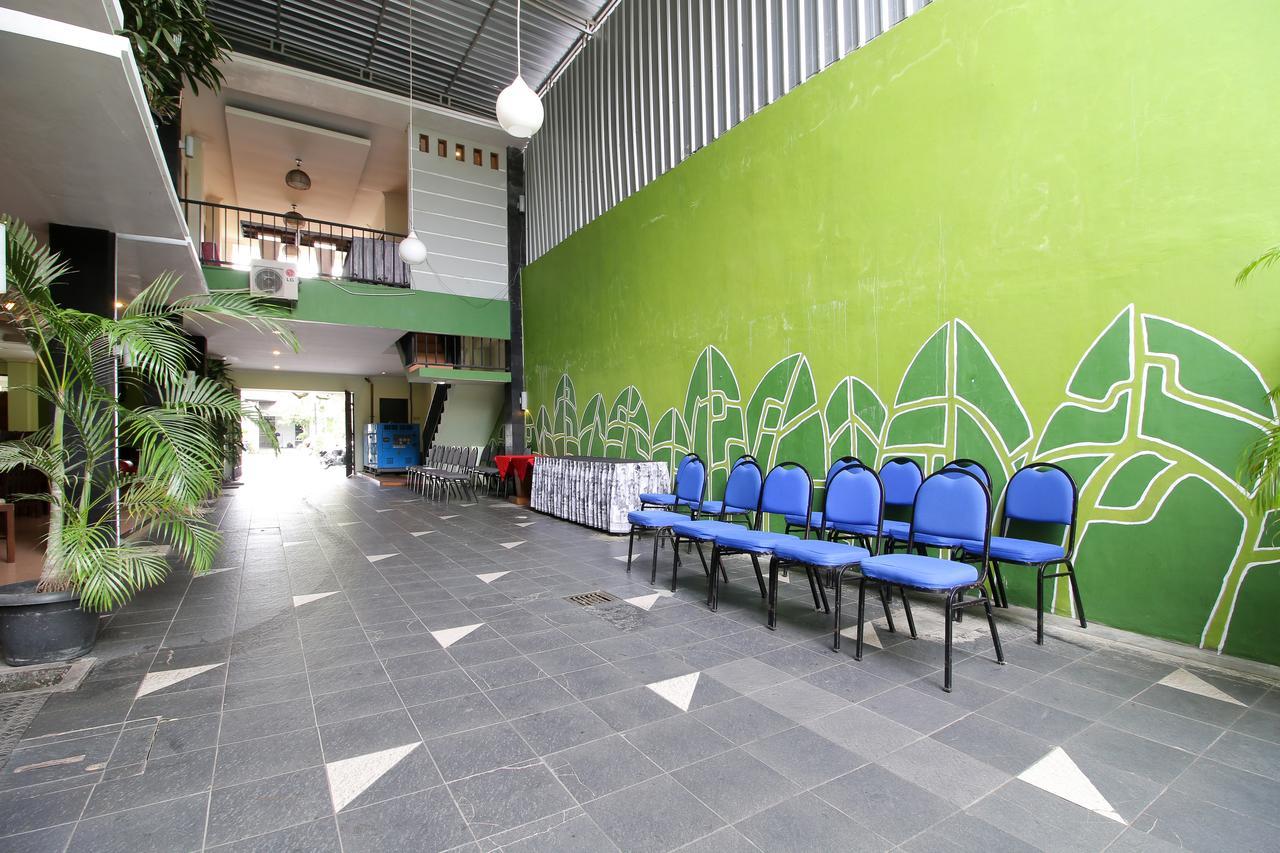 Reddoorz Plus @ Taman Siswa 2 Джокьякарта Экстерьер фото